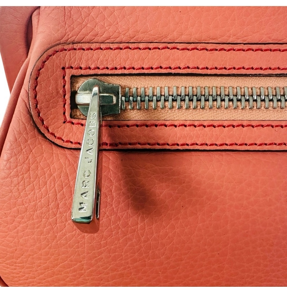 Marc Jacobs Classic Coral Pebbled Leather Kiss-Lock Frame Bag with Chain Strap - Picture 3 of 11